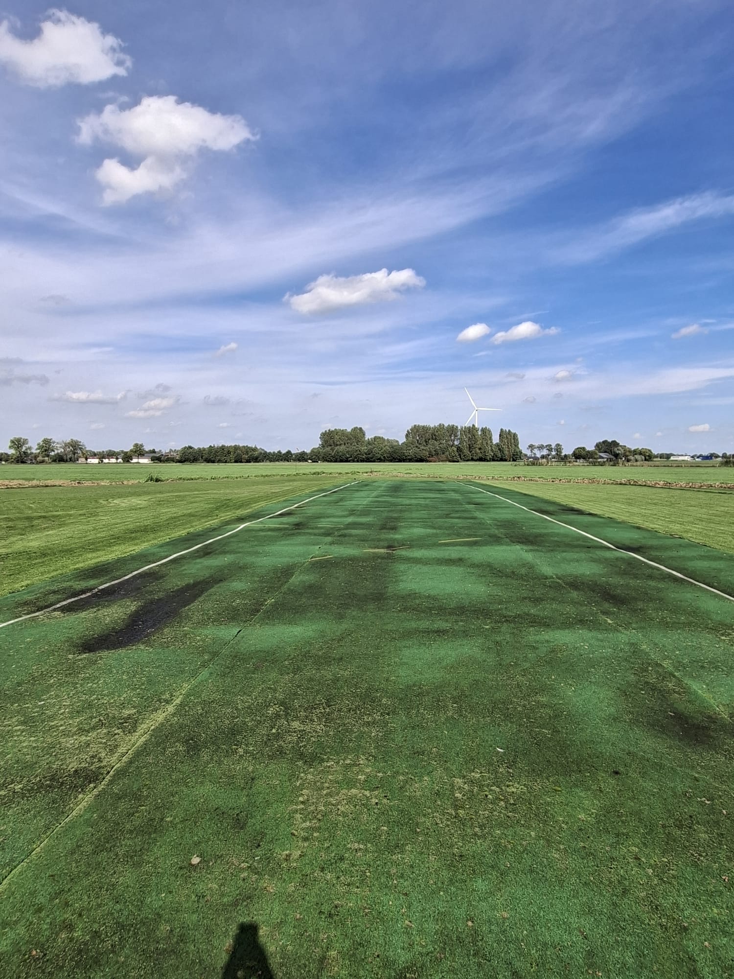 Kunstgras landingsbaan op het veld